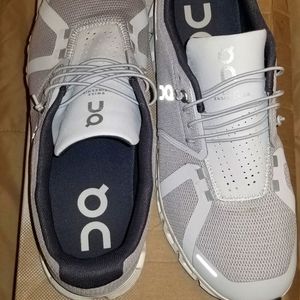 On Cloud 5 LIKE NEW